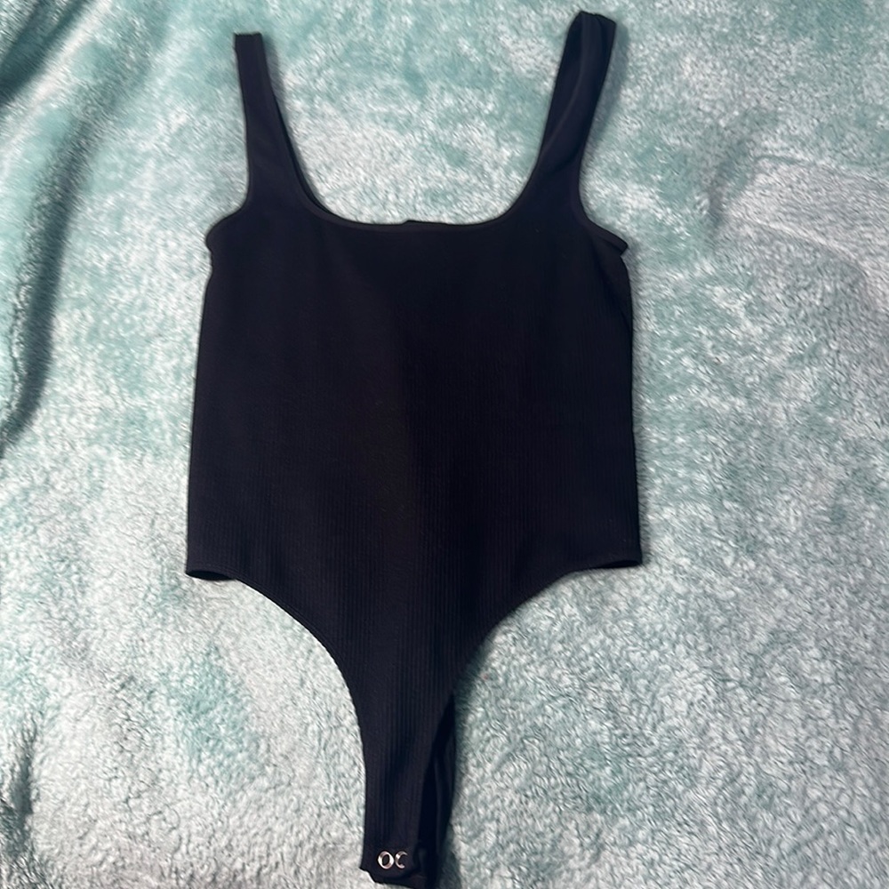 FOREVER 21 RIBBED BLACK BODYSUIT